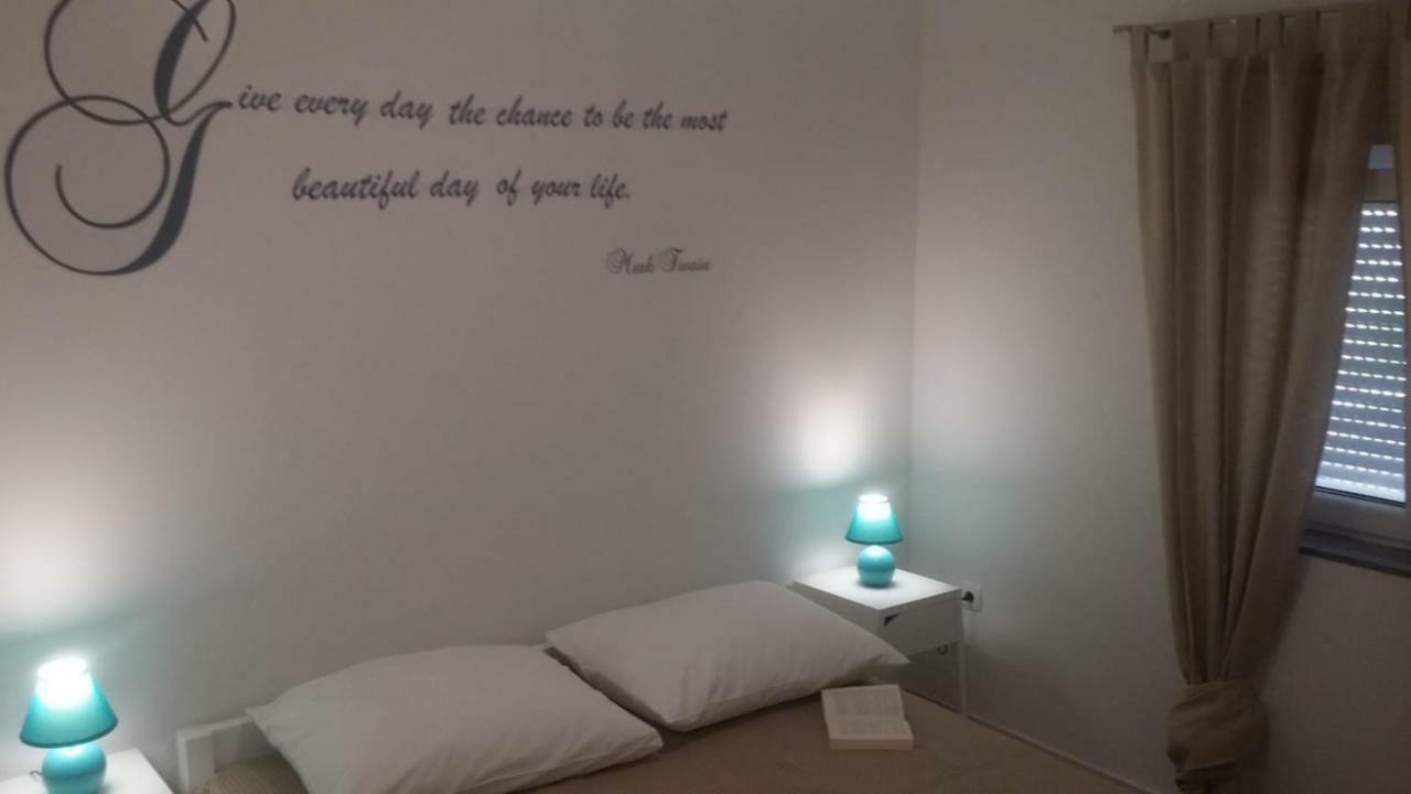 Solaria Apartments พาก ภายนอก รูปภาพ